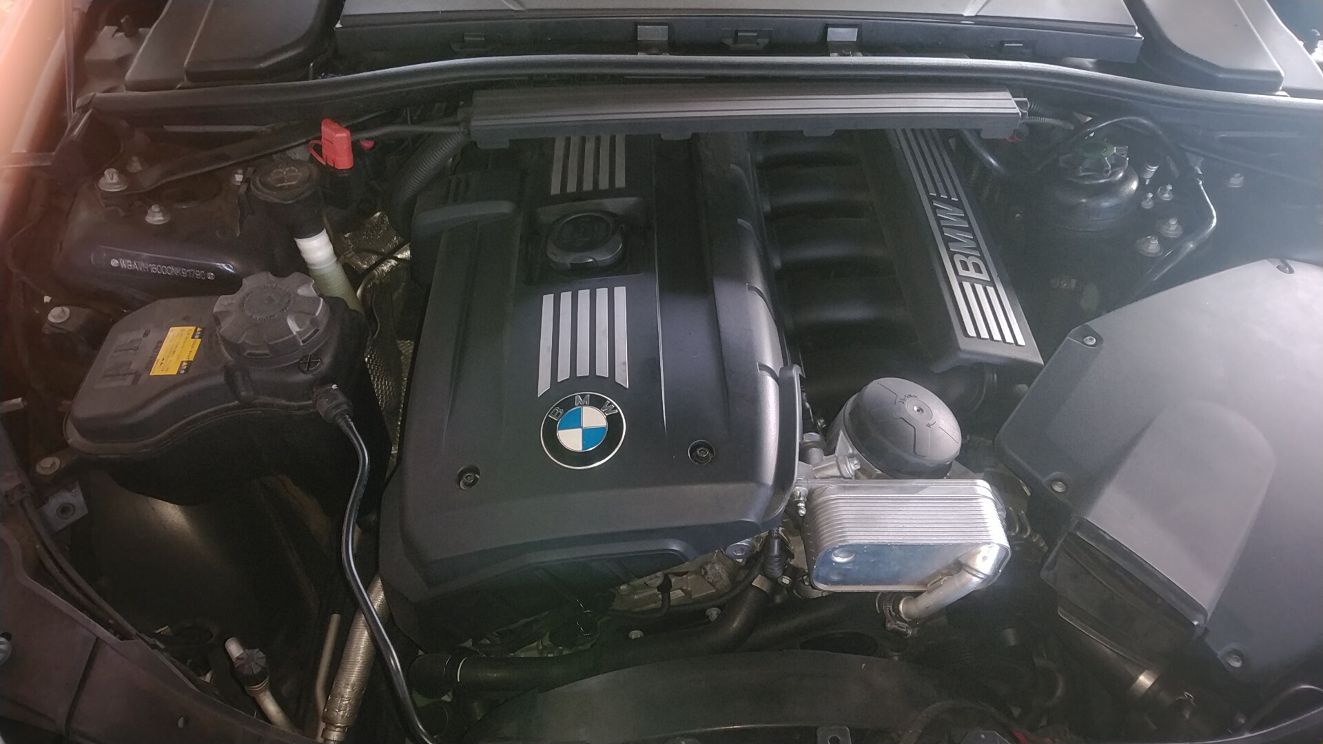 BMW 323（E90）ファンベルト脱落 - 増高自動車工業有限会社